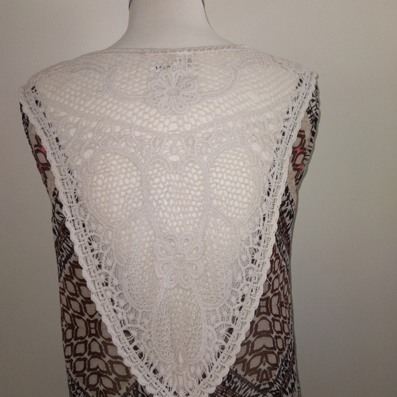 High Low Multicolored Shirt, Size Medium - Picture 4 of 5